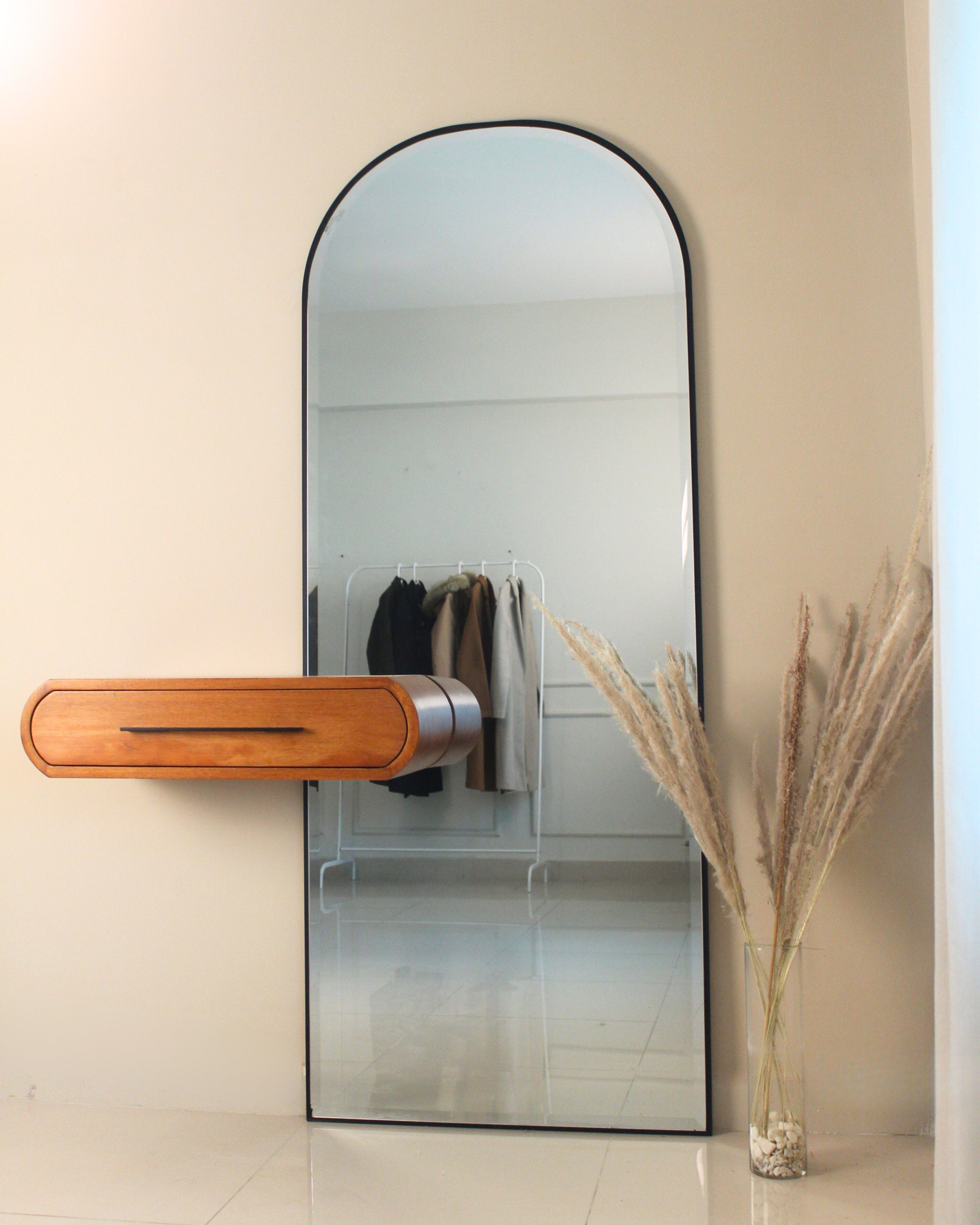 Svelte Mirror